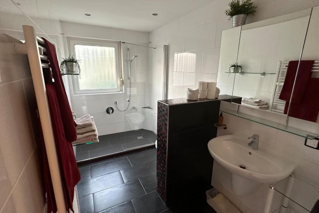 Monikas Home - Gemuetliche 3-Zimmer-Wohnung Im Herzen Von Böblingen Exterior foto